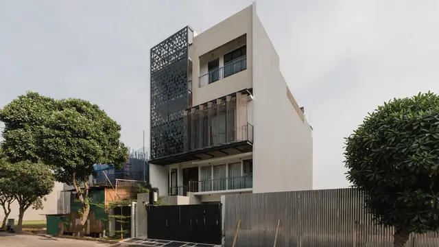 Arsitektur Rumah Mewah Empat Lantai dengan Desain Minimalis Kontemporer